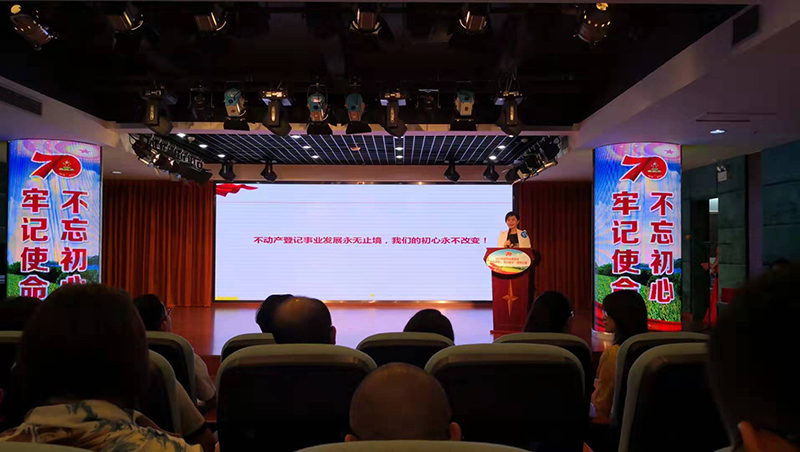 191030勇挑重担,干出实绩,以一流的政务服务践行初心 (1).jpg