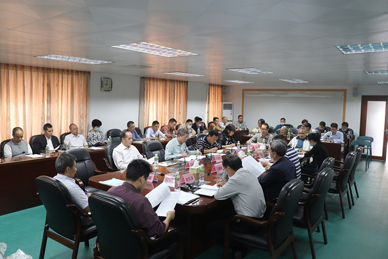 201026立足主责主业,江门市自然资源局党组理论学习中心组深入学习贯彻习近平总书记出席深圳经济特区建立40周年庆祝大会和视察广东重要讲话、重要指示精神 (1).jpg