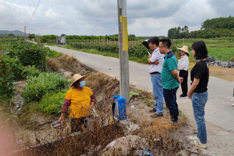 图二 宅梧镇荷村调研现场.png