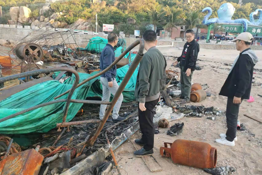 图3(11月29-30日渔船事故调查工作).jpg