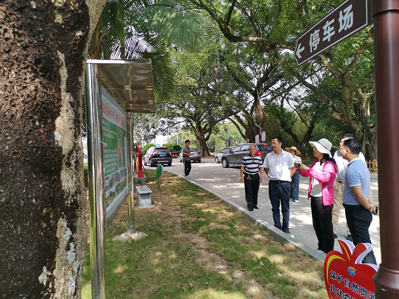 201125省林业局第三核验组到我市开展森林小镇核验工作 (11).jpg