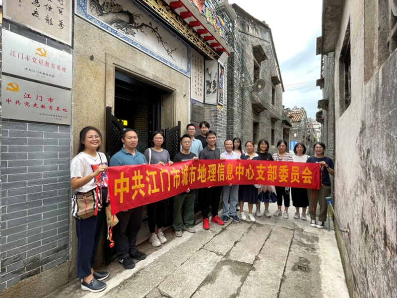 220708“以讲带学•穿梭红色海洋” (1).jpg